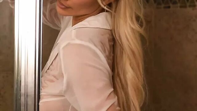 Lindsey Pelas onlyfans nude video