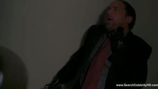 Amanda Peet nude - The Whole Nine Yards