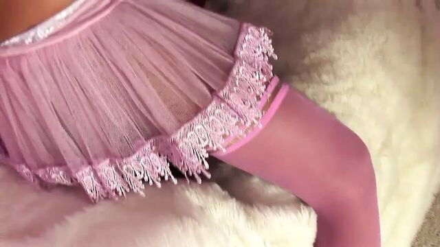 Kat and Kit Lee are that close that they can share cock