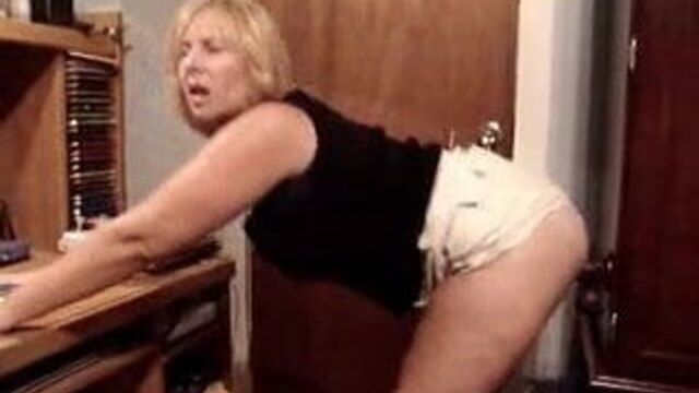 Amatuer and bbc dildoe