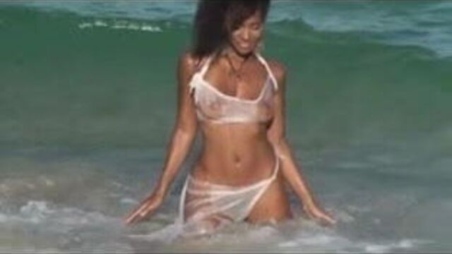 Beautiful Voluptous Model Tiara