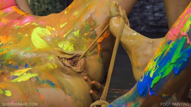 Foot Painting - Queensnake.com - Queensect.com