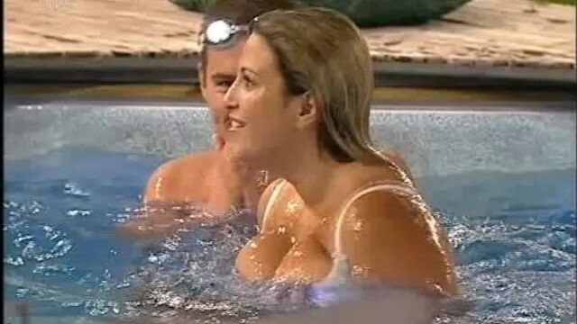 Kinga & Makosi Get Their Tits Out In The Pool (BB6)