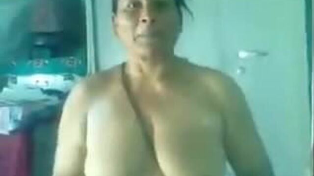 70 yrs Punjabi Amma's old pussy fucked hard by her young bf
