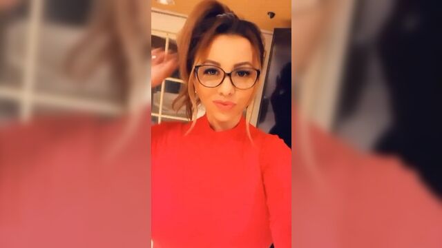 Adriana jimenez glasses