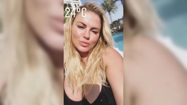 Anna Semenovich in bikini