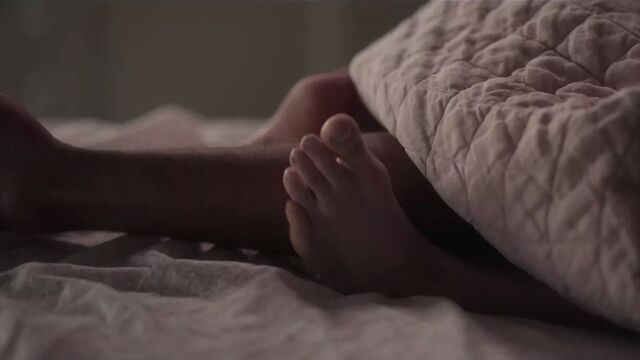 Emily Alyn Lind. Whitney Peak - ''Gossip Girl'' S1E01