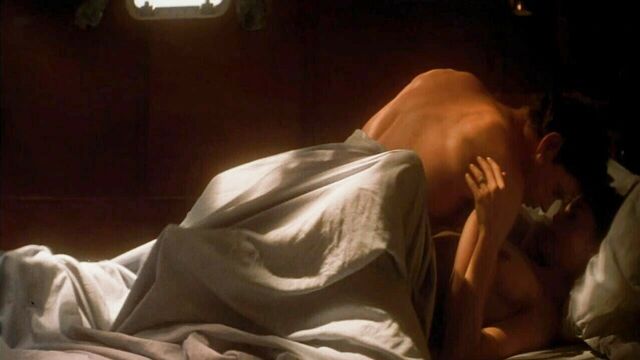 Ashley Judd shows off tits