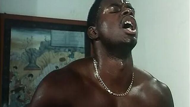 MOANA POZZI: Un Culo un Mito - Episode 2