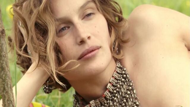 JamesBlow - Beauty Laetitia