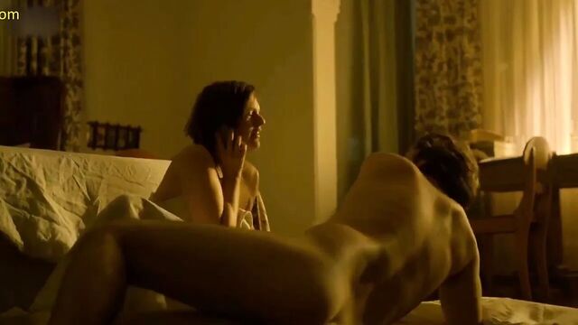 Elisabeth Moss Sex In Top Of The Lake ScandalPlanet.Com