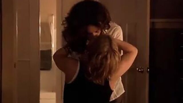 Laurel Holloman and Jennifer Beals - The L Word 05
