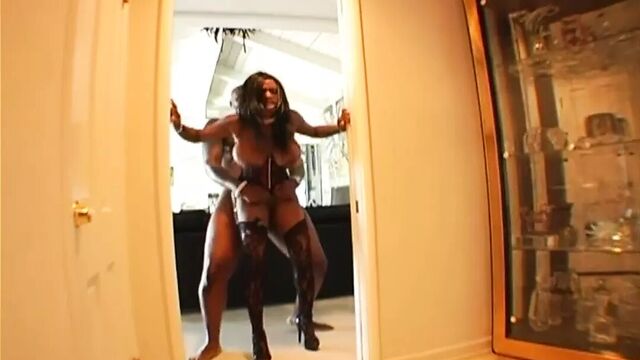 LEXINGTON STEELE: She needs his BIG COCK!!! - Chapter 02