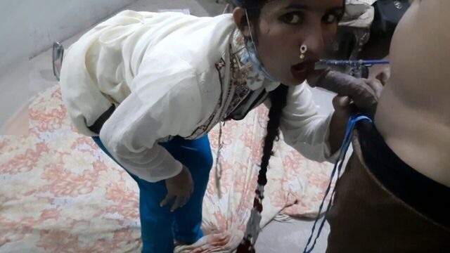 Indian maid Blowjob, Desi kamwali bai ke sath house onner ki masti