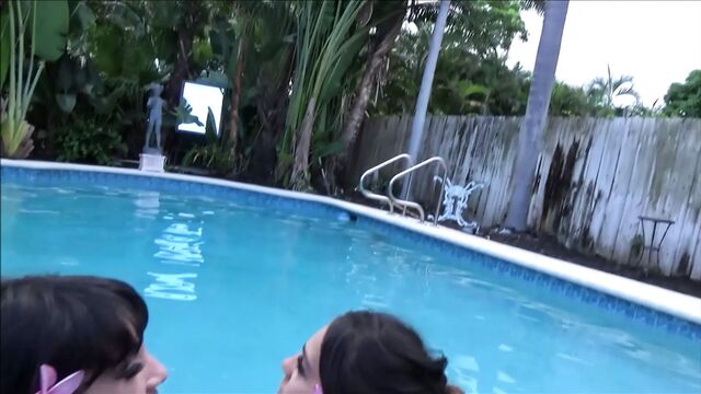 Teen Best Friends Play After Shcool - Perfect Girlfriend