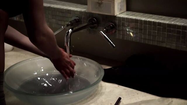 Jill Wagner - ''Blade: The Series'' s1e04