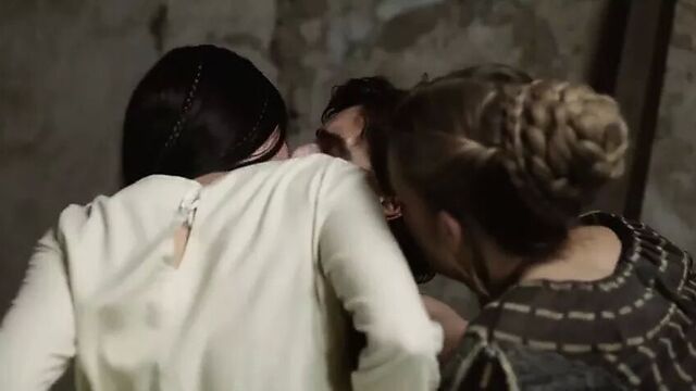 Aubrey Plaza, Jemima Kirke, Kate Micucci nude