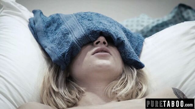 Arya Fae may have a broken arm, but she still wants some dick