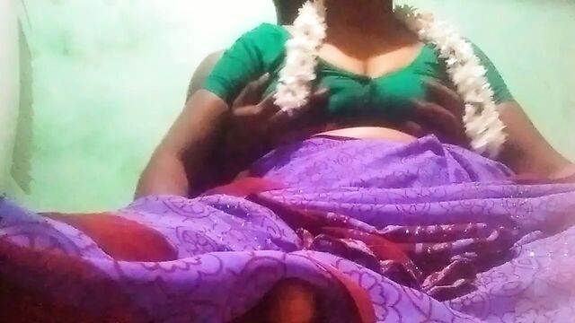 Desi Tamil priyanka aunty big boobs