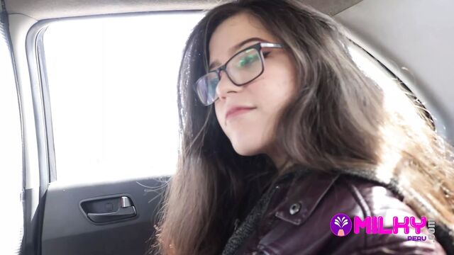 Greta has no way to pay for the taxi and offers me her pink pussy