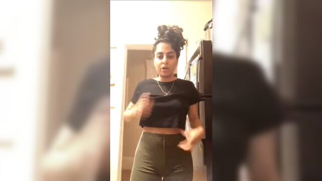 Periscope teen cameltoe