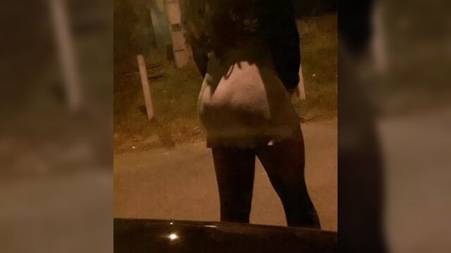 Cdzinha se mostrando para os caminhoneiros