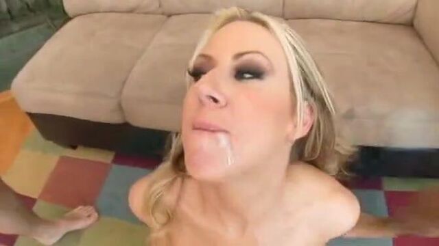 Carolyn Reese drinks 8 loads of cum