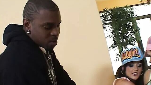 I Got 5 on It 2 (2007) - Scene 3