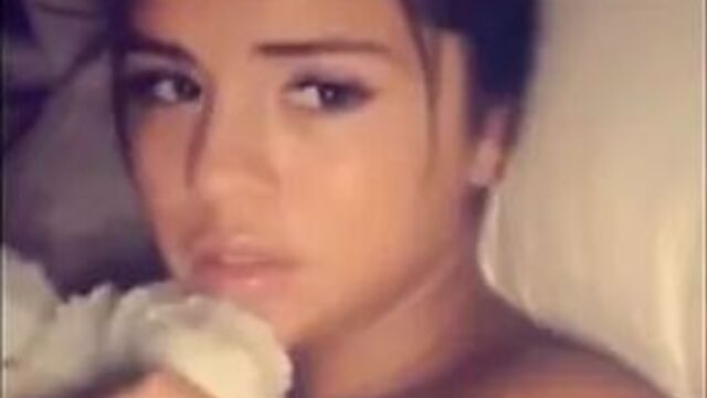 Selena Gomez Nude Masturbation