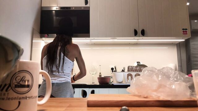 Camera , no panties amateur brunette in kitchen