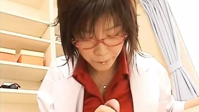 Kasumi Uehara kinky doctor strokes penis
