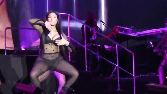 Nicki Minaj - Openair Frauenfeld 2015 (thong)
