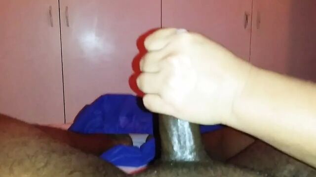 Thai Lady - Handjob massage to Indian Desi Cock Part 2