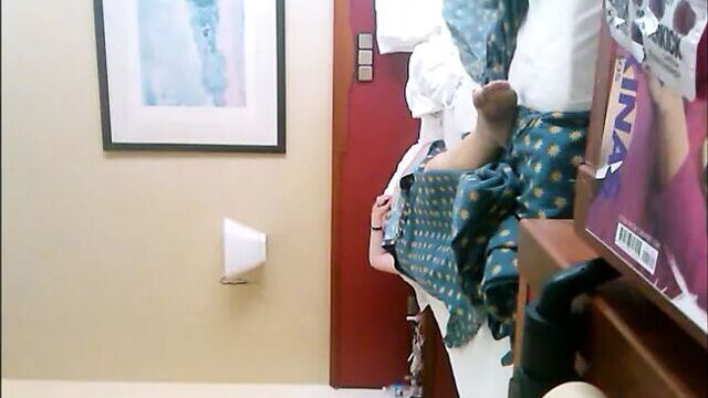 Wife says she doesnt wank